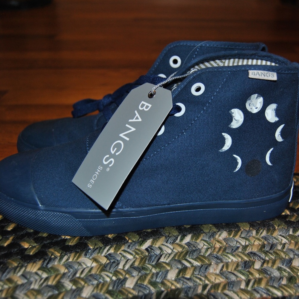 Moon Phase High Top Bangs